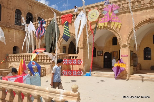 Mardin'de uçurtma sergisi Mardin'de uçurtma sergisi